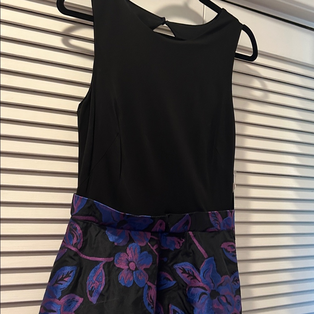 Aidan Mattox. Size 8. Gorgeous cocktail/party dress with peekaboo keyhole back. - Picture 4 of 13